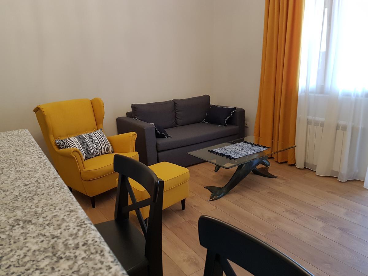 The Starry Night Apartment Батумі Екстер'єр фото