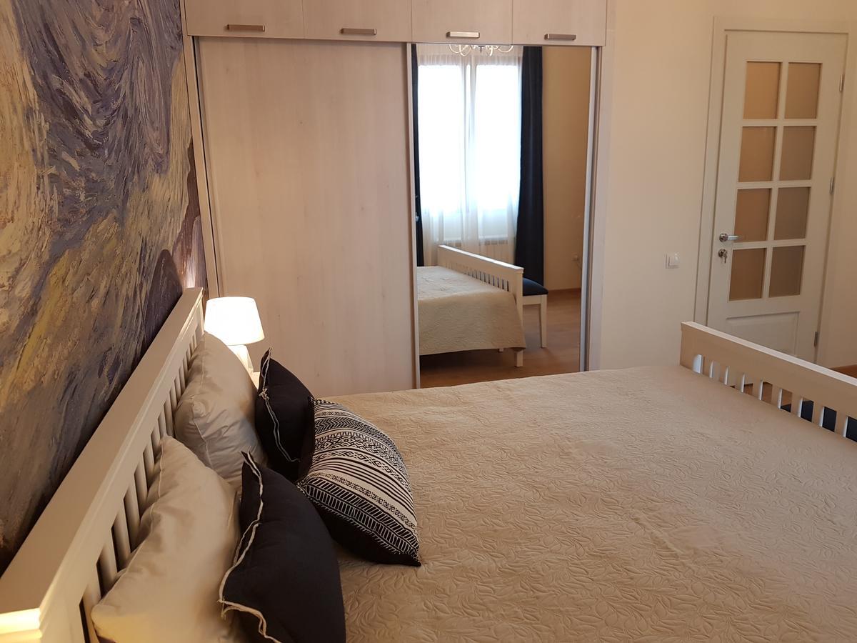 The Starry Night Apartment Батумі Екстер'єр фото